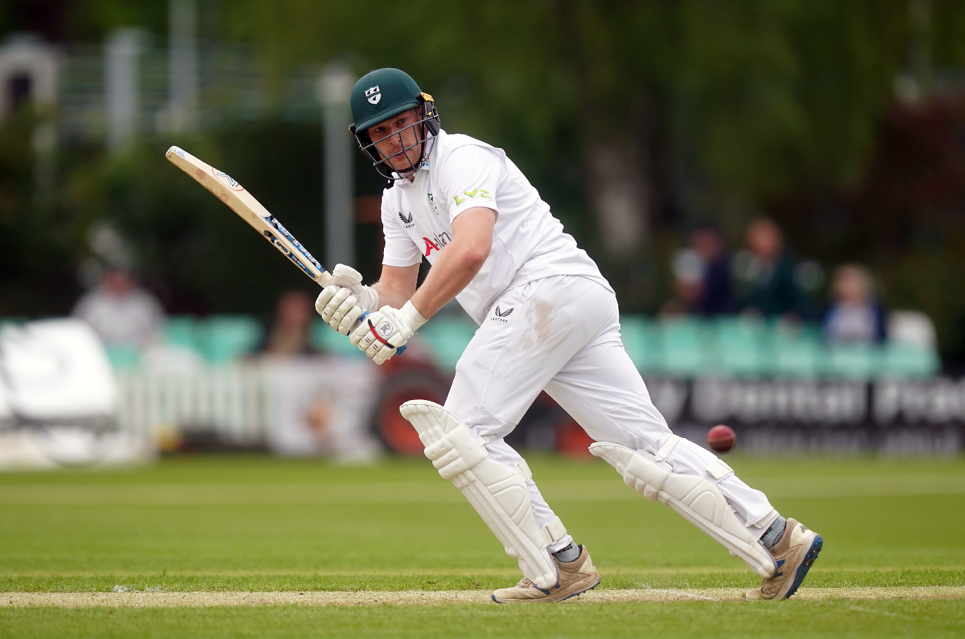 Waite Turns Tide as Worcestershire Push Derbyshire to the Brink